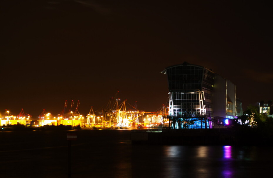 Hafen Gebäude Nacht Wasser Kräne