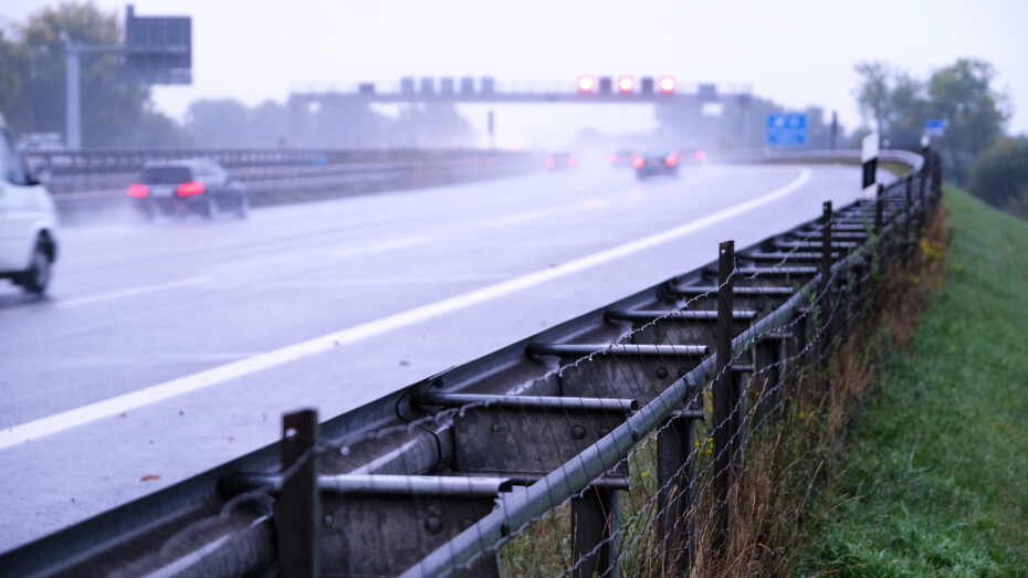 Autobahn Schutzplanke